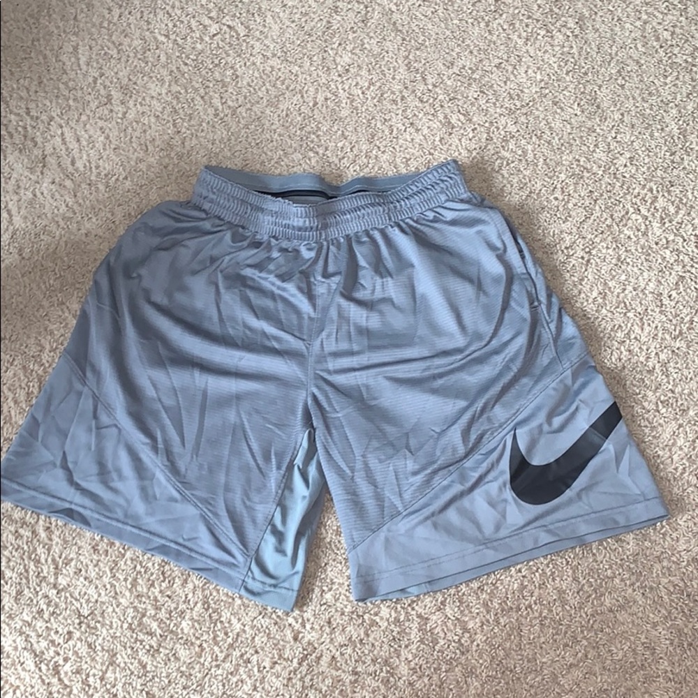 NEW SILVER NIKE DRI FIT BASKETBALL SHORTS